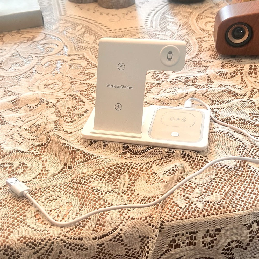 3 in 1 Charger Stand